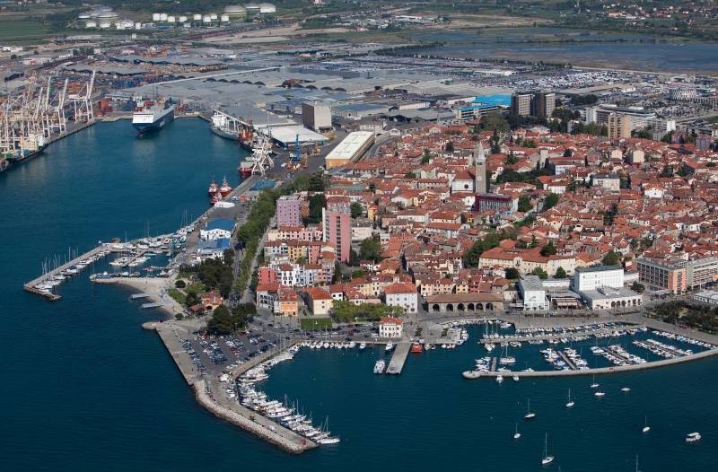 Pogled iz zraka na mesto Koper 